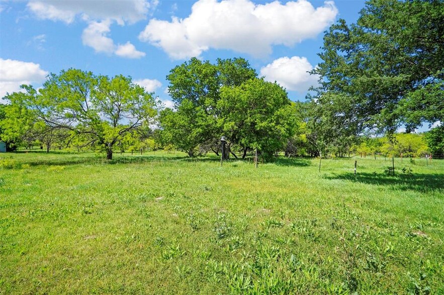 7896 Evelyn Ln, Northlake, TX for sale - Building Photo - Image 2 of 3