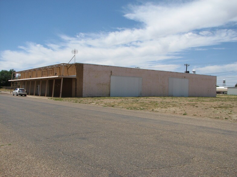 705 E 4th St, Littlefield, TX 79339