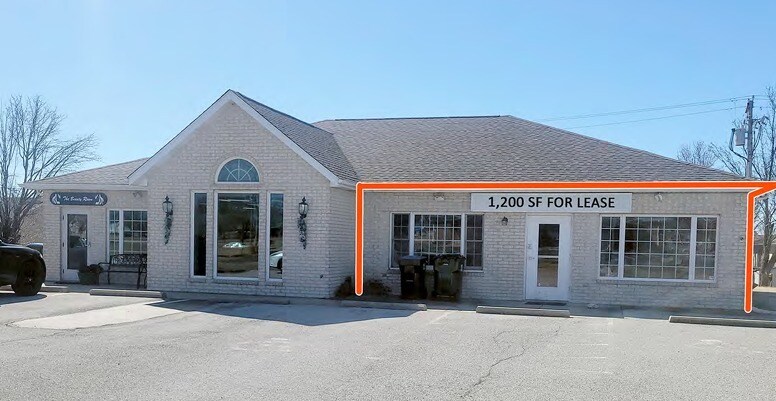 213 Westview Plaza Dr, Waterloo, IL for sale Building Photo- Image 1 of 1