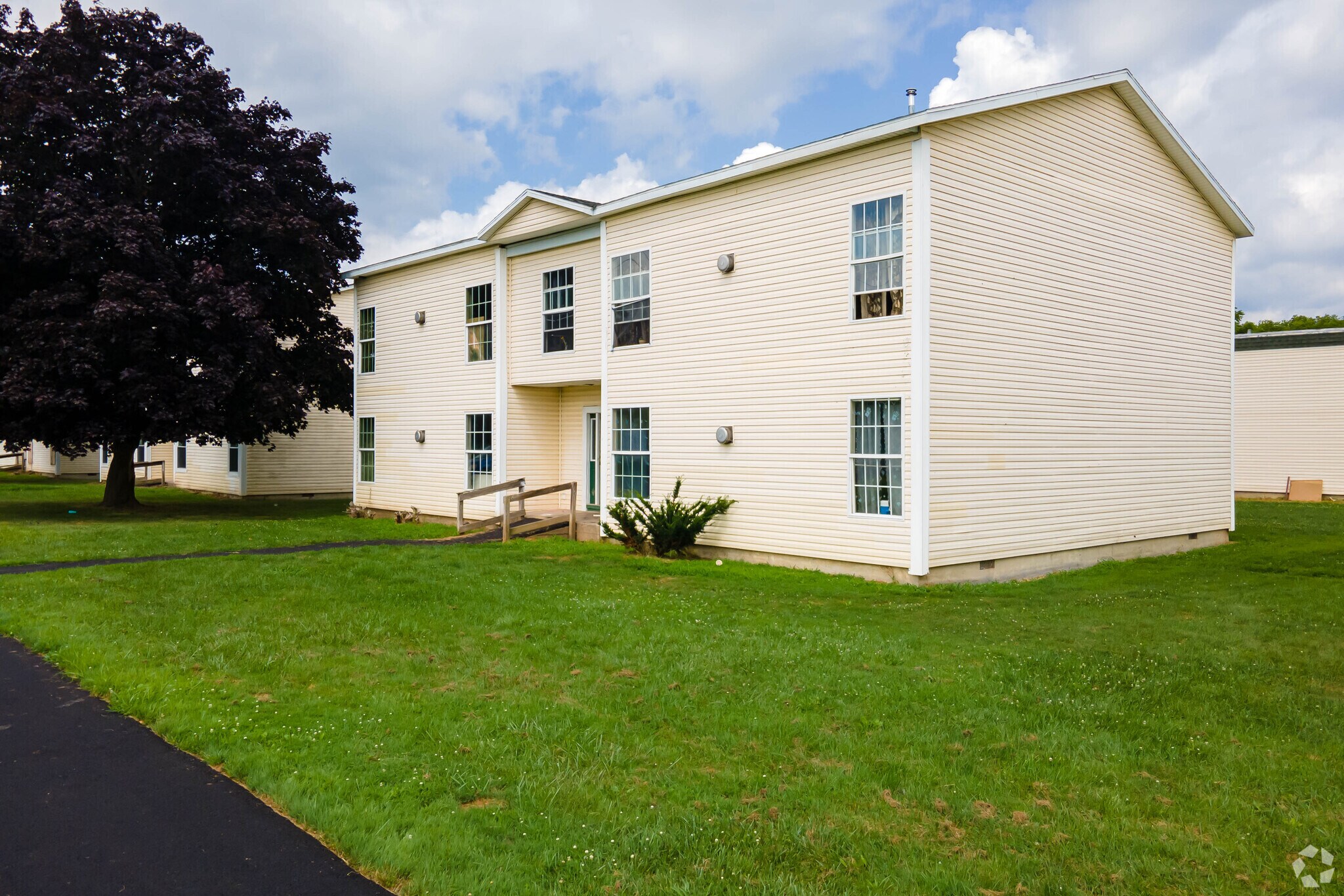 4 Airport Rd, Fulton, NY for sale Primary Photo- Image 1 of 1