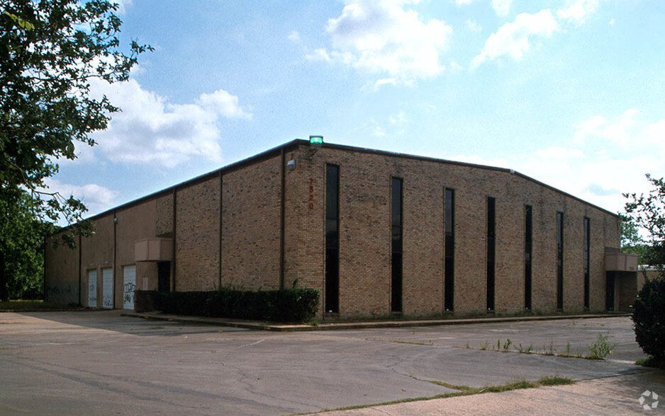 7520 Lawndale St, Houston, TX for lease - Building Photo - Image 2 of 3