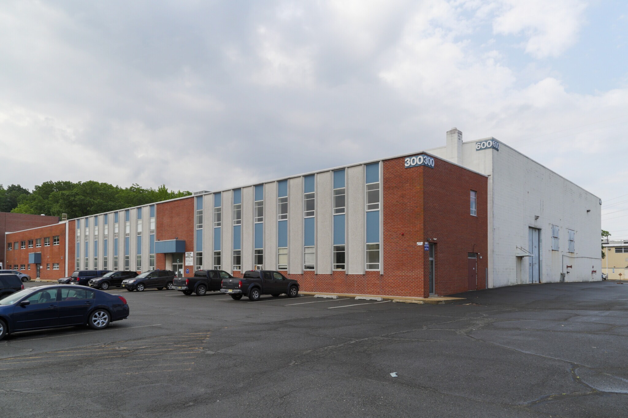 1460 Livingston Ave, North Brunswick, NJ 08902 Building 300