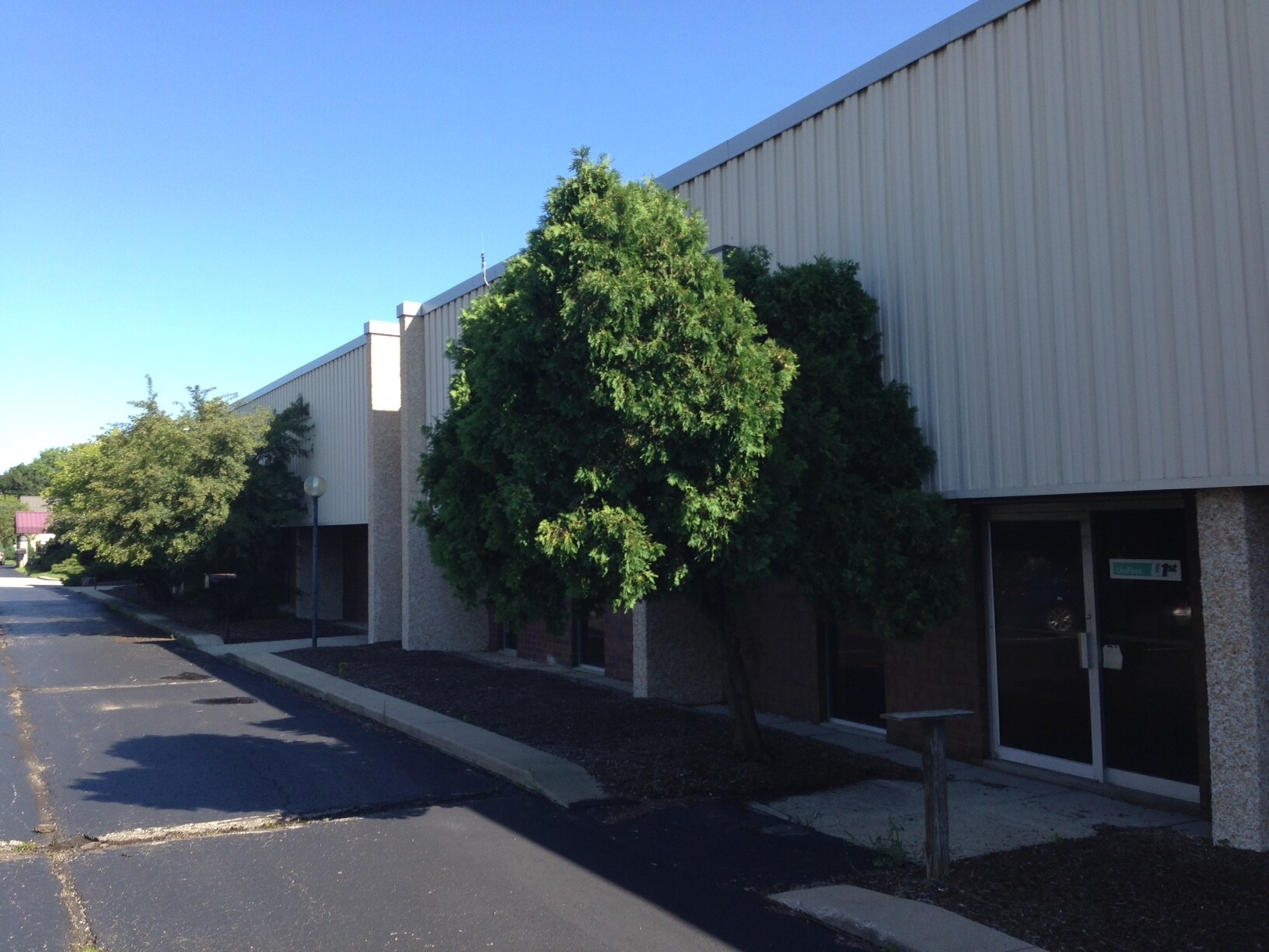 N83W13220-N83W13266 Leon Rd, Menomonee Falls, WI for sale Building Photo- Image 1 of 1