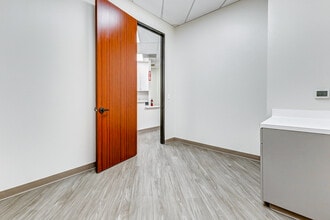 5819 Hwy 6, Missouri City, TX for lease Interior Photo- Image 1 of 29