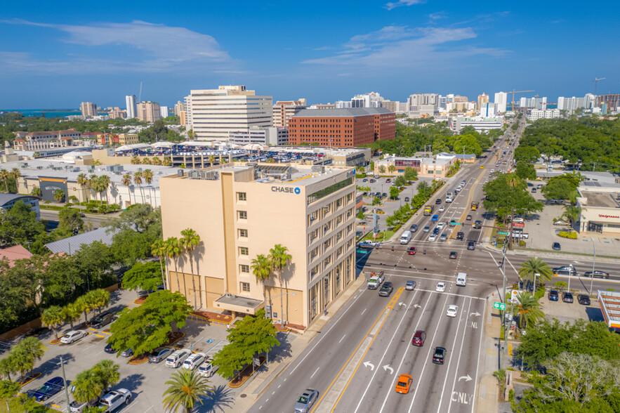 240 N Washington Blvd, Sarasota, FL for lease - Building Photo - Image 3 of 4