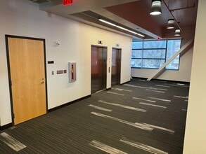 302 S 4th St, Manhattan, KS for lease Building Photo- Image 1 of 5