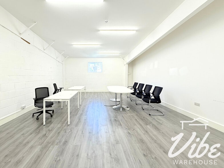 Grosvenor Way, London for lease - Building Photo - Image 1 of 5