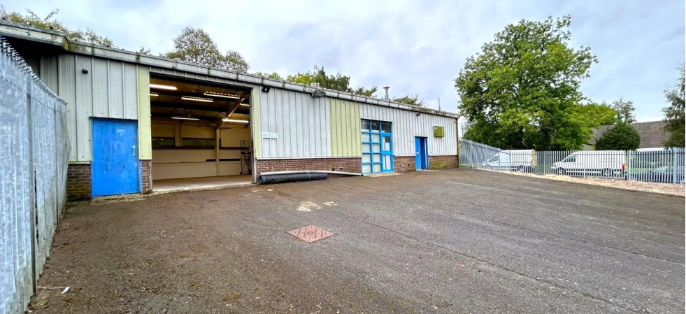 Units 1 & 2 Irongray Rd, Dumfries for lease - Building Photo - Image 2 of 3