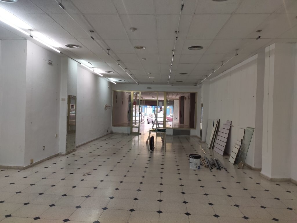 Retail in Quintanar de la Orden, Toledo for lease Interior Photo- Image 1 of 5