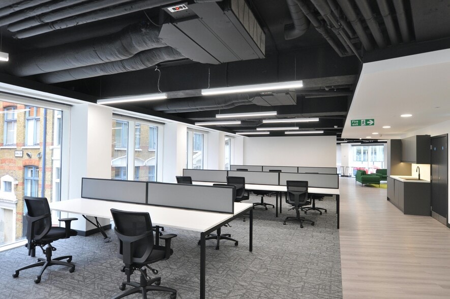 55 New Oxford St, London for lease - Interior Photo - Image 2 of 4