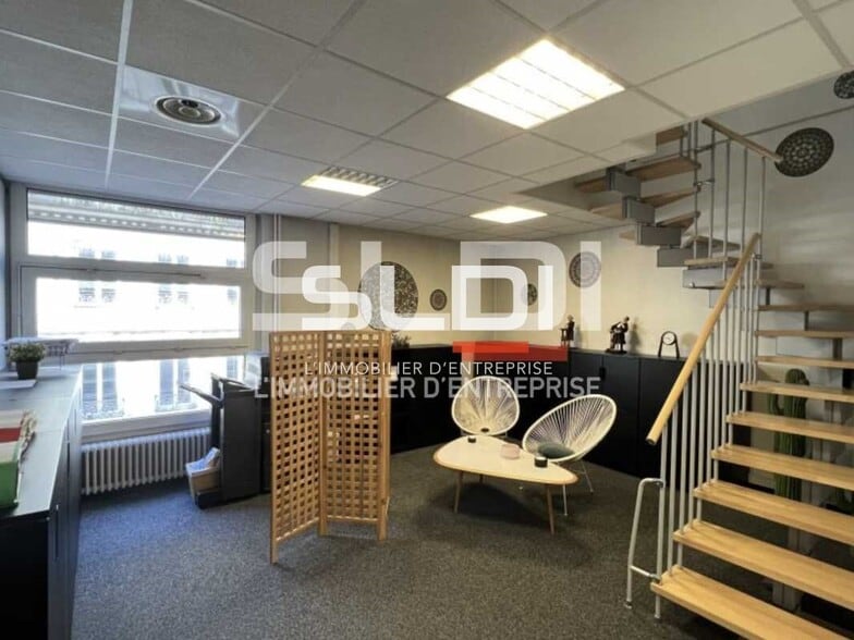11 Rue Auguste Lacroix, Lyon for lease - Interior Photo - Image 3 of 14