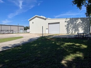 1715 Northpark Dr, Kingwood, TX for lease Building Photo- Image 1 of 6