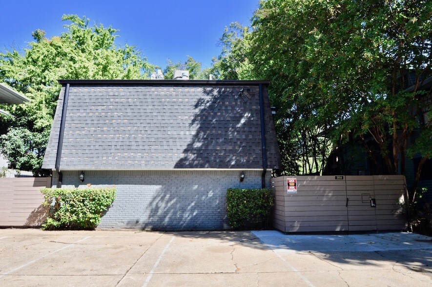 3914 Bowser Ave, Dallas, TX 75219