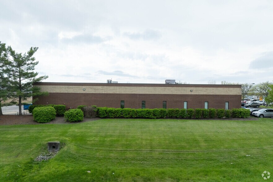 31200-31250 Solon Rd, Solon, OH for lease - Building Photo - Image 3 of 5