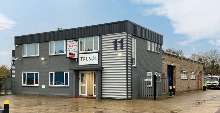 10-11 Mount Rd, Feltham for sale Building Photo- Image 1 of 1