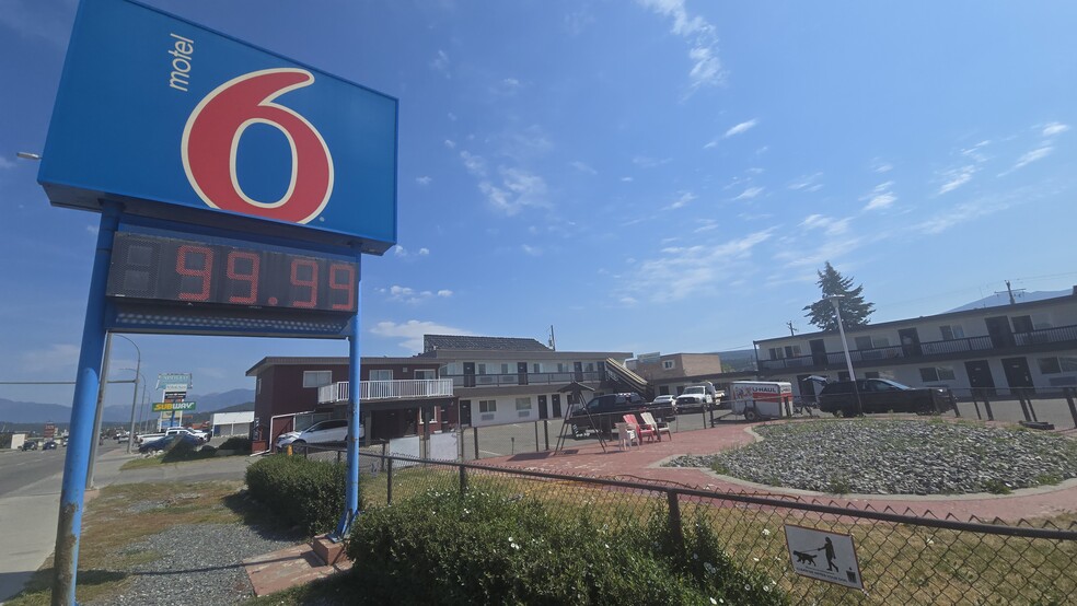 910 Cranbrook St North, Cranbrook, BC for sale - Primary Photo - Image 1 of 12