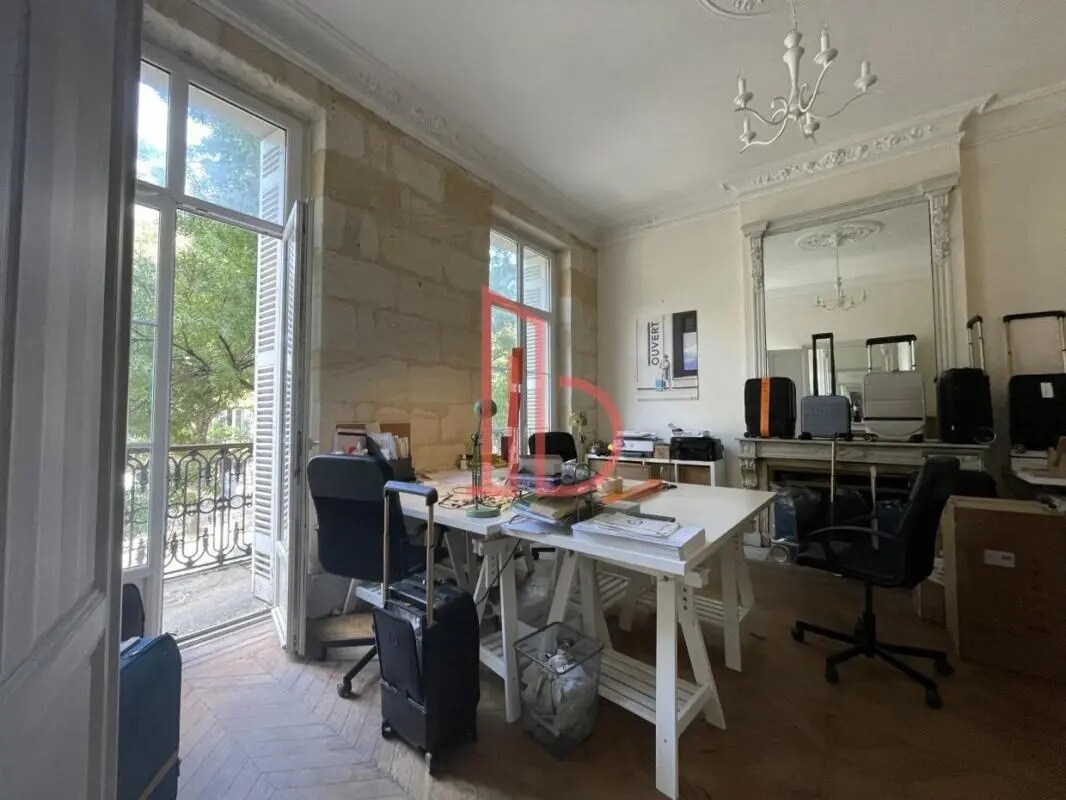 Office in Bordeaux for lease Interior Photo- Image 1 of 10