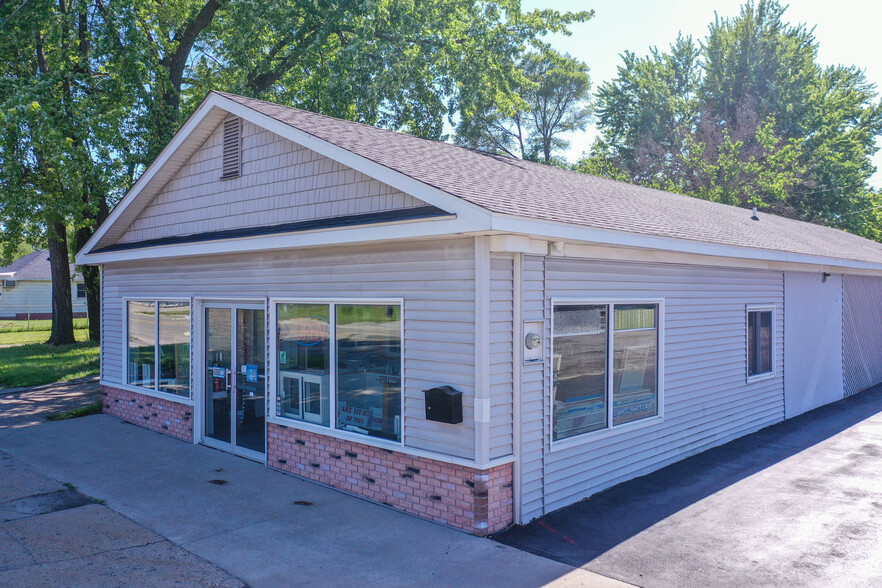 4084 Fenton rd, Flint, MI for sale - Building Photo - Image 3 of 28