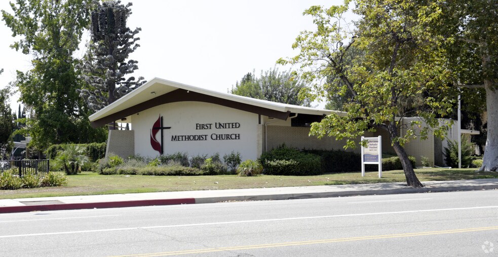 22700 Sherman Way, West Hills, CA for lease - Building Photo - Image 3 of 4