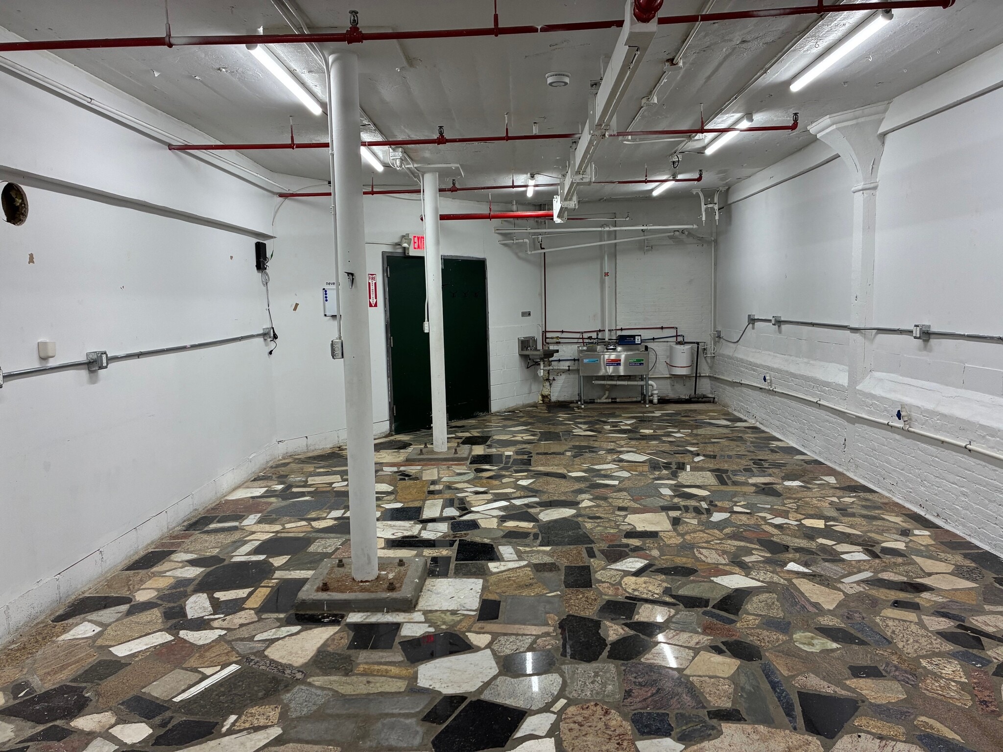 210-211 Cottage St, Poughkeepsie, NY for lease Interior Photo- Image 1 of 6