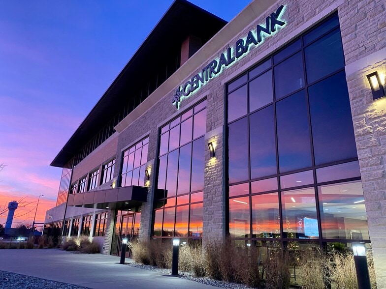 400 Gold Circle Dr, Dakota Dunes, SD for lease - Building Photo - Image 1 of 1