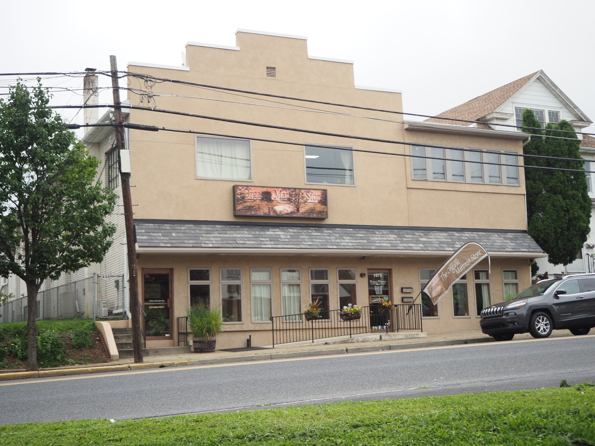 1075 Main St, Hellertown, PA for sale Building Photo- Image 1 of 1