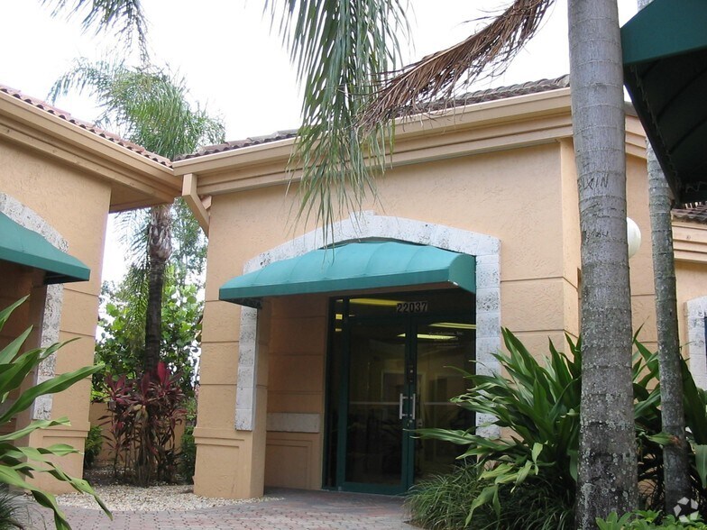 22037 State Rd 7 Boca Raton FL - 22037 State Rd 7 Boca Raton FL Building Photo 3 Large 