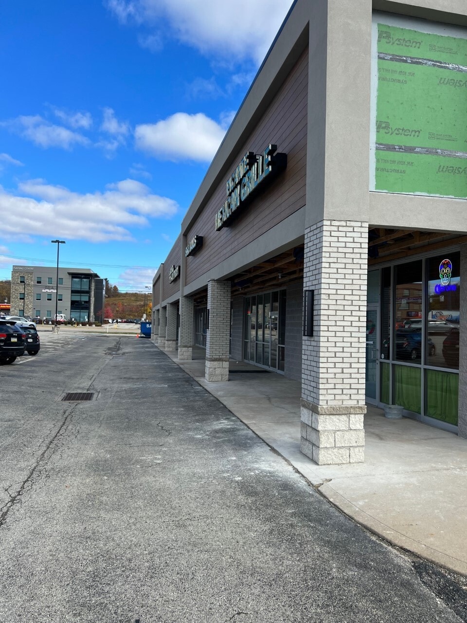 6543 Route 22, Delmont, PA 15626 The Shops at Hollywood Square