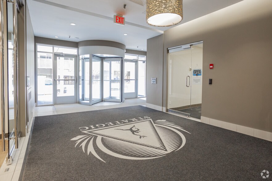 1040 7th Ave SW, Calgary, AB for lease - Lobby - Image 3 of 8