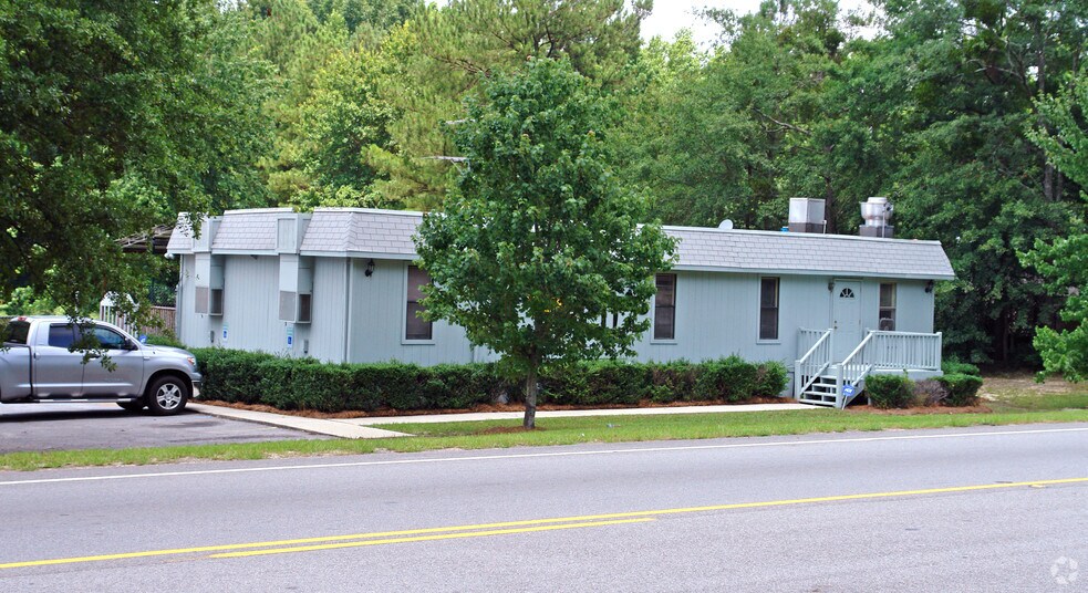 1725 Pineview Dr, Columbia, SC for sale - Primary Photo - Image 1 of 1