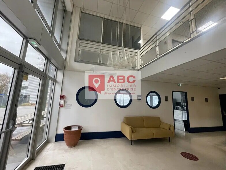 Office in Pérols for lease - Lobby - Image 2 of 6