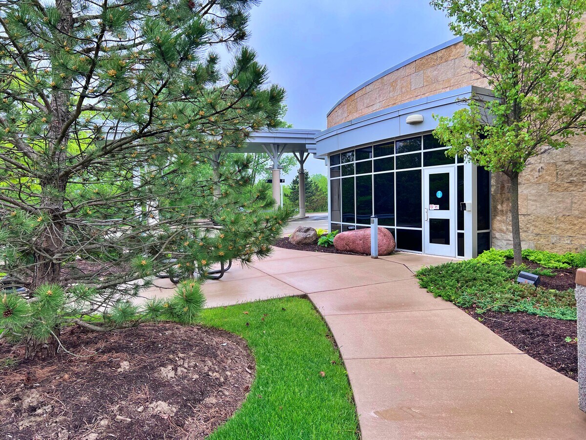 725 N Lyford Rd, Rockford, IL 61107