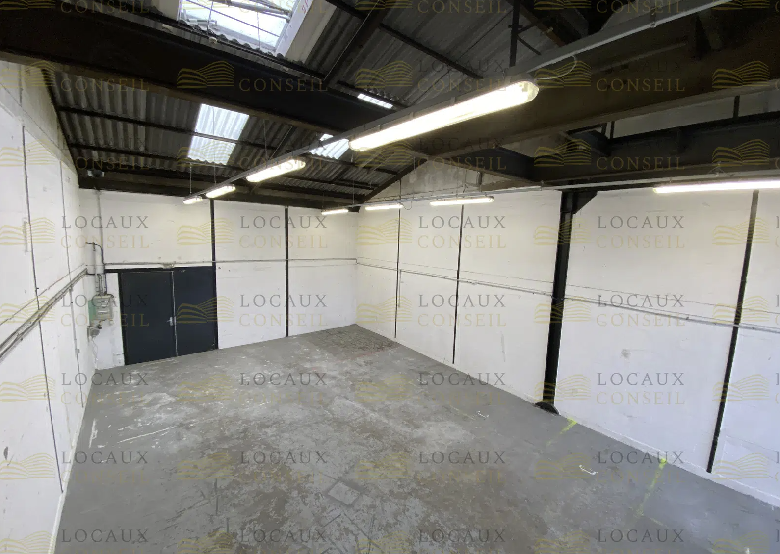 Flex in Bezons for lease Interior Photo- Image 1 of 3