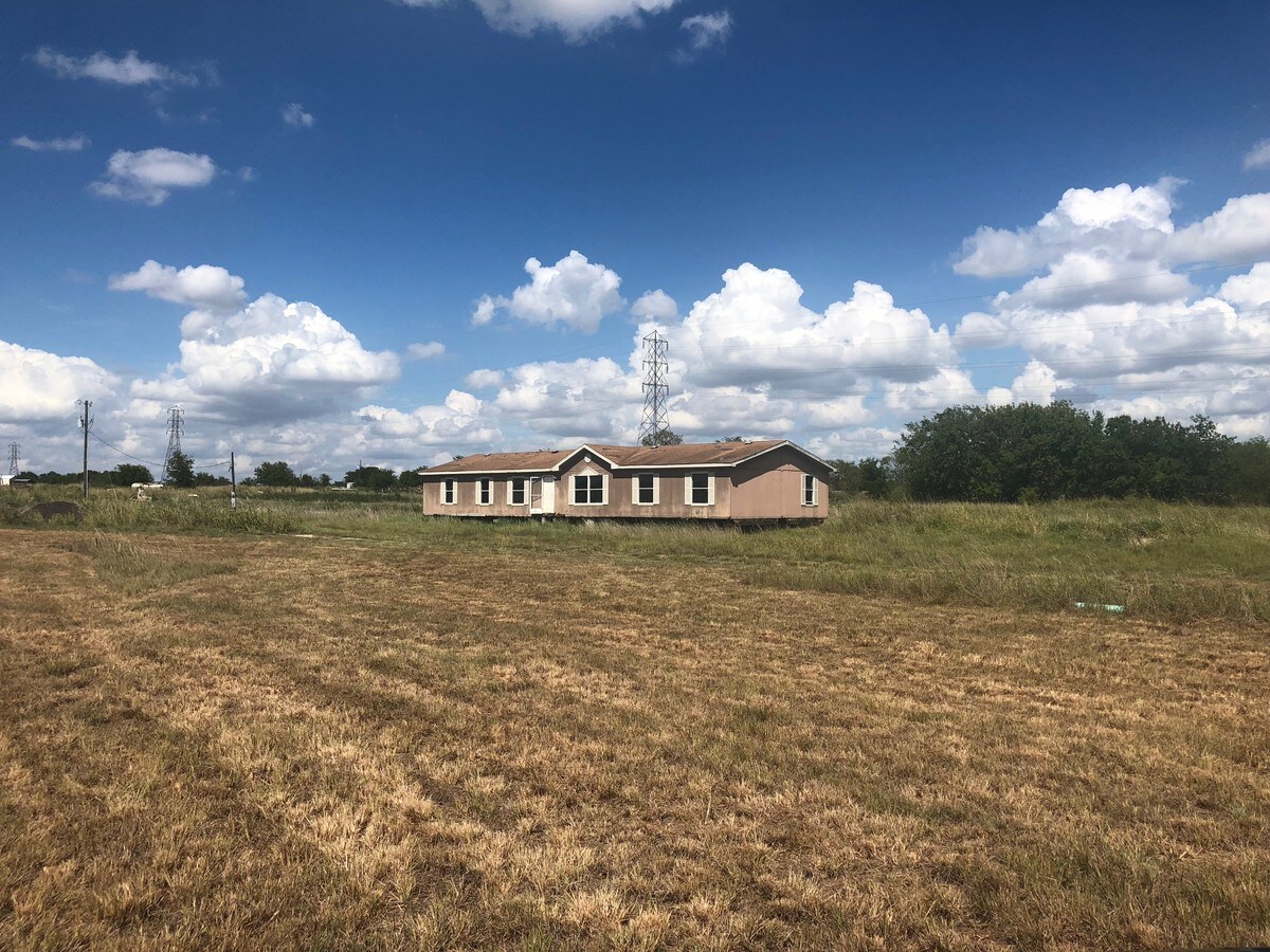 I35 North, Elm Mott, TX 76640