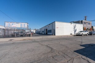 701-719 Arroyo Ave, San Fernando CA - Warehouse