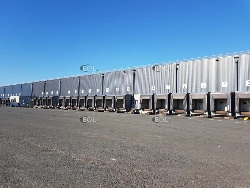 Industrial in Montceau-les-Mines for lease Building Photo- Image 1 of 10