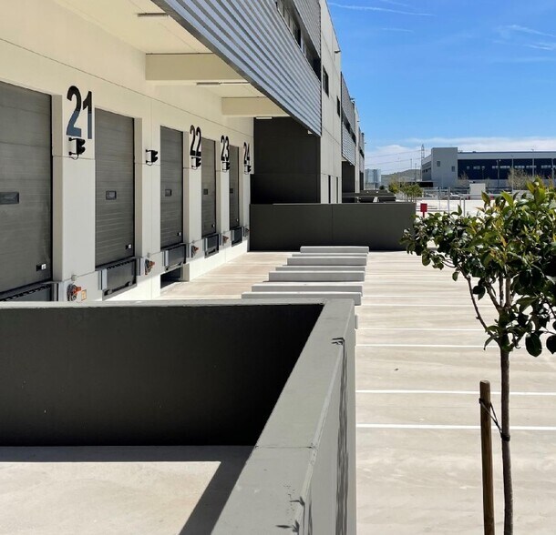 Calle Agustín de Betancourt, 5 - 9, Getafe, Madrid for lease - Building Photo - Image 3 of 4