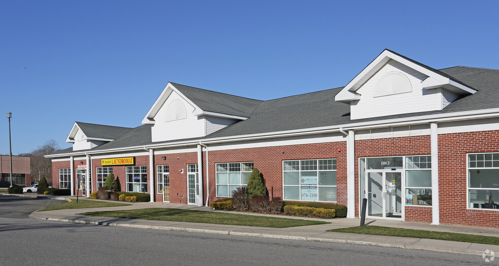 102 Main St, Port Jefferson, NY for lease - Building Photo - Image 3 of 7