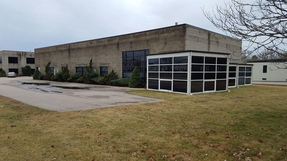 2 Extrusion Dr, Pawcatuck, CT for sale - Building Photo - Image 1 of 1