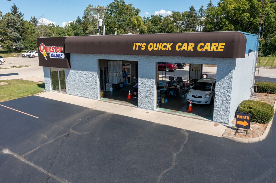 661 N Main St, Bluffton, IN for sale - Building Photo - Image 1 of 1