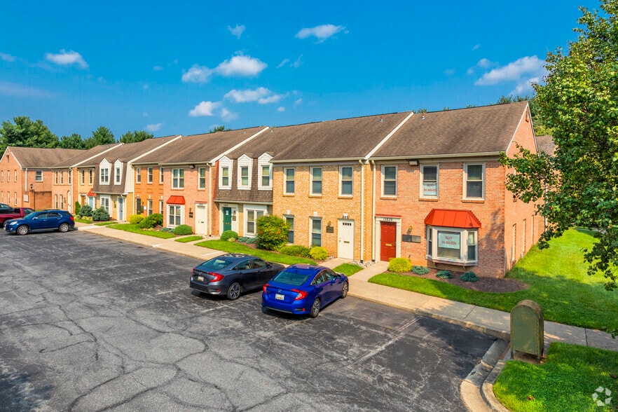 15829-15843 Crabbs Branch Way, Rockville, MD for sale - Primary Photo - Image 1 of 1