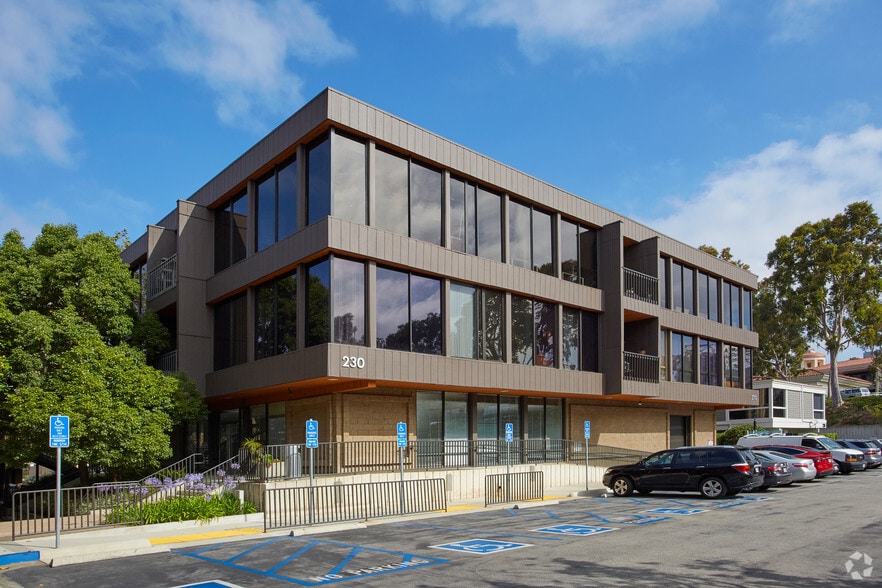 230 Newport Center Dr, Newport Beach, CA for lease - Building Photo - Image 2 of 6