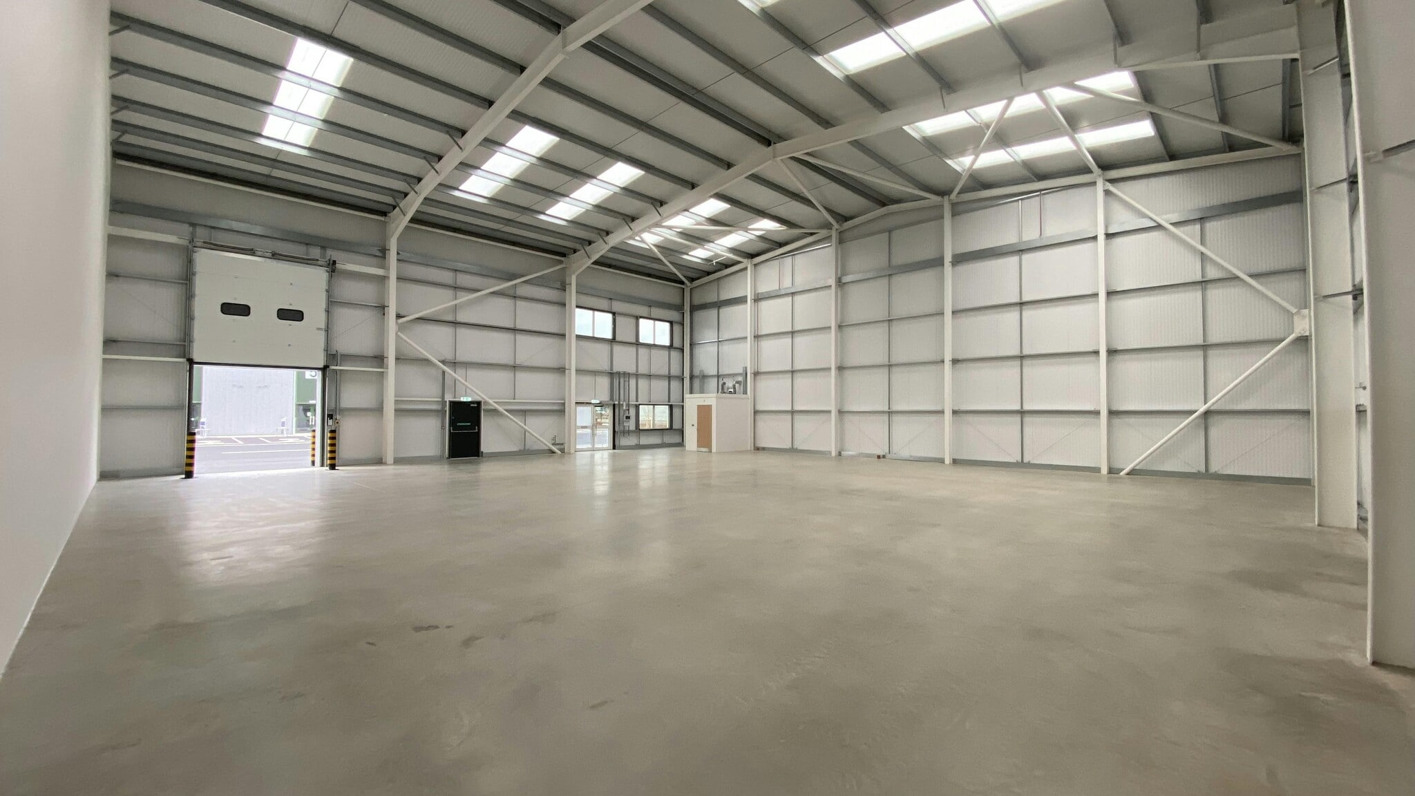 Northfield Rd, Southam for lease Interior Photo- Image 1 of 3