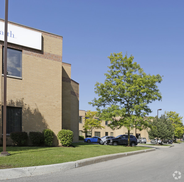 155 Frobisher Dr, Waterloo, ON for sale - Primary Photo - Image 1 of 4