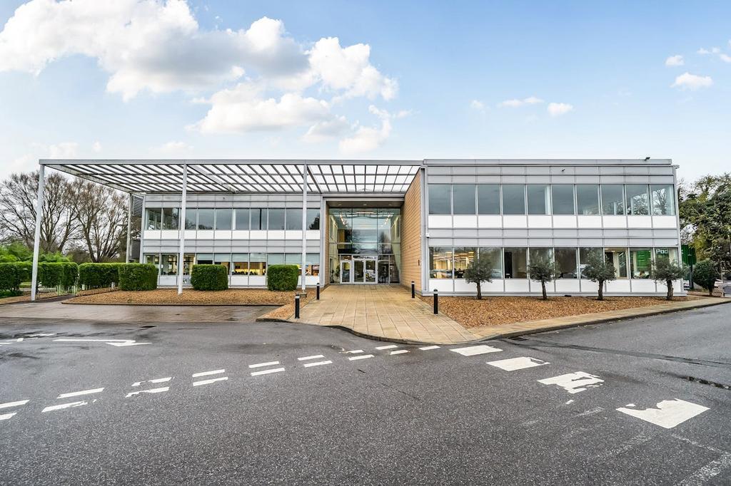 Oxford Rd, Uxbridge for lease Building Photo- Image 1 of 15