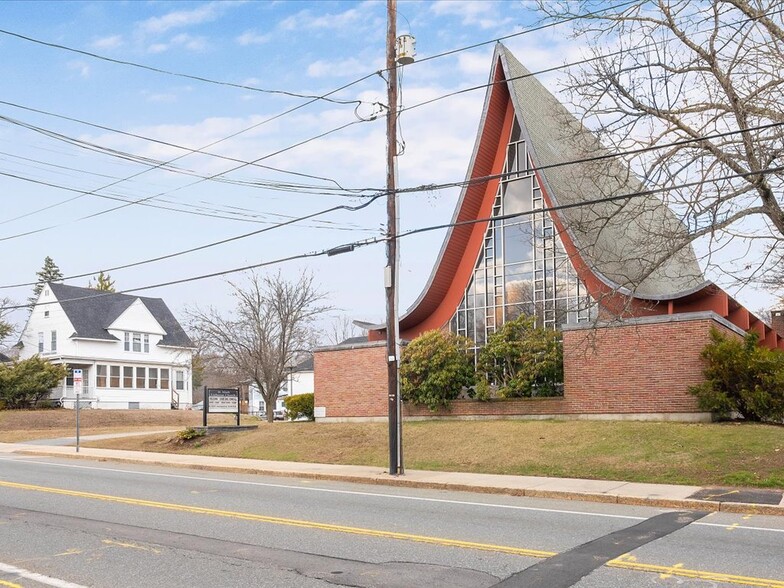 871-873 Harris Ave, Woonsocket, RI for sale - Primary Photo - Image 2 of 32