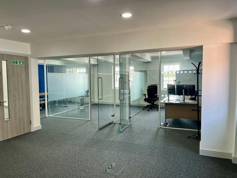 79-81 High St, Marlow for lease - Building Photo - Image 2 of 41