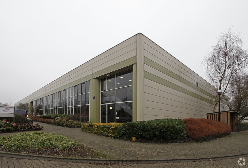 Woodshots Meadow, Watford for lease - Primary Photo - Image 1 of 4