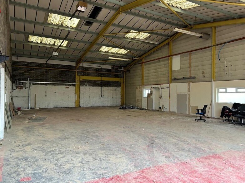 C1 Spithead Business Centre, Newport Road, Sandown for lease - Building Photo - Image 2 of 3