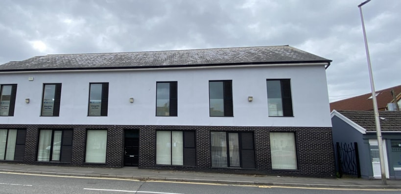 West End, Llanelli for lease - Primary Photo - Image 1 of 2